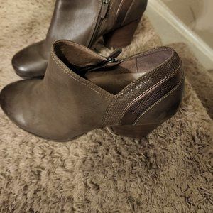 Womens Dansko booties